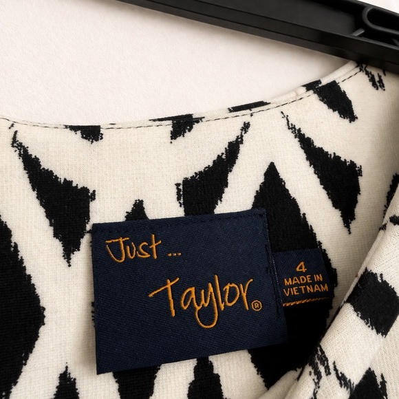 Black & White Geometric Print Shift Dress - Picture 3 of 3